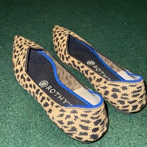 Rothy's Tan and Black Patterned Flats